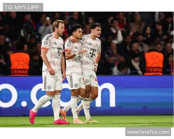 欧冠激战：那不勒斯险胜拜仁乌龙球引发全场狂欢与转会传闻