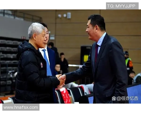 姚明亲自介绍巩晓彬的篮球成就与执教理念,展现中国篮球的新希望与未来 姚明亲自介绍巩晓彬的篮球成就与执教理念,展现中国篮球的新希望与未来